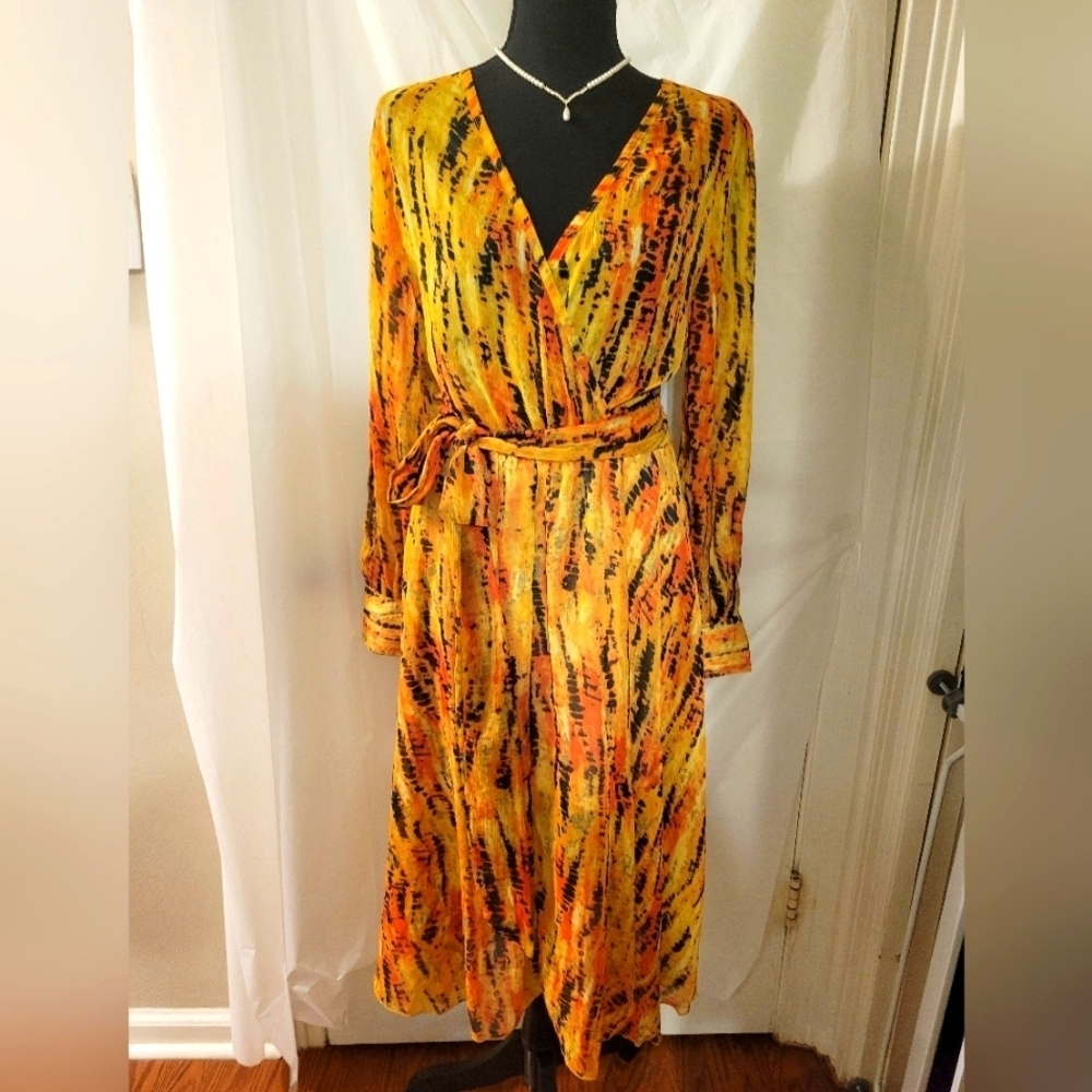 Spy Zone, beautiful ladies dress Sz. Med.